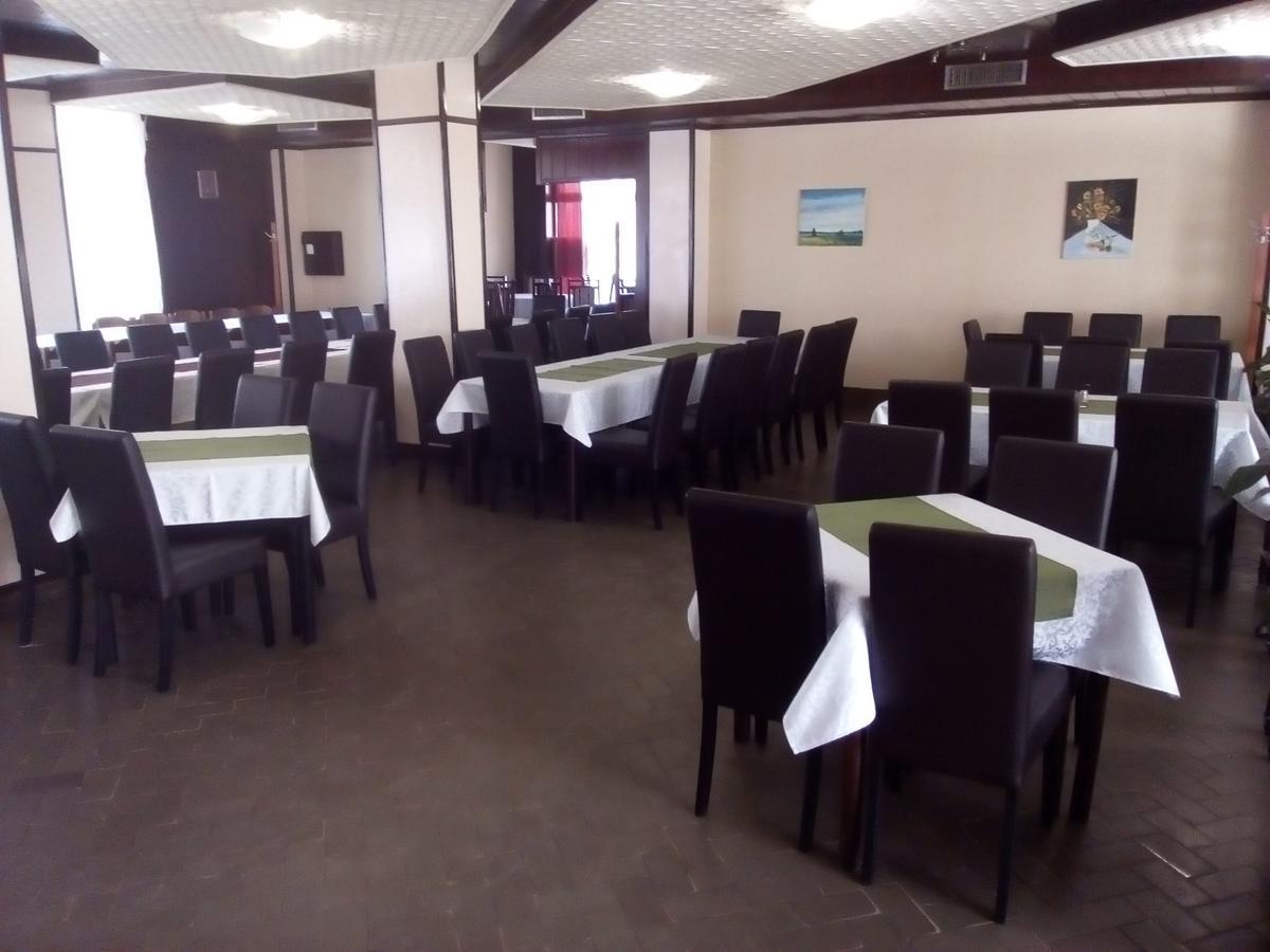 Готель Restoran Sa Prenocistem Zitiste Екстер'єр фото